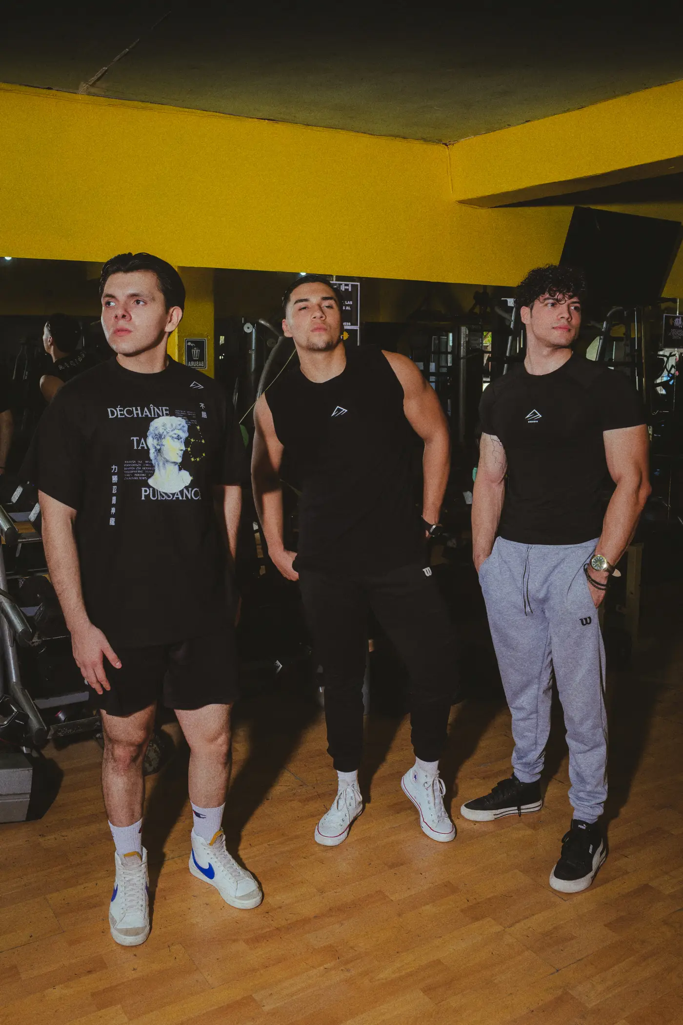 Grupo con prendas de la primera colección de Enridia