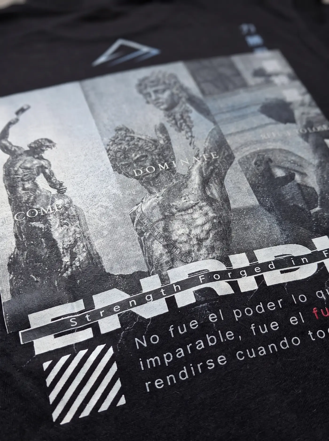 Estampado de espalda del oversize Reborn To Dominate en negro